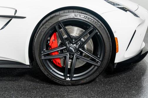 2025 Aston Martin Vantage Base