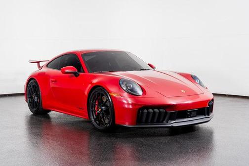 2025 Porsche 911 Carrera 4 GTS