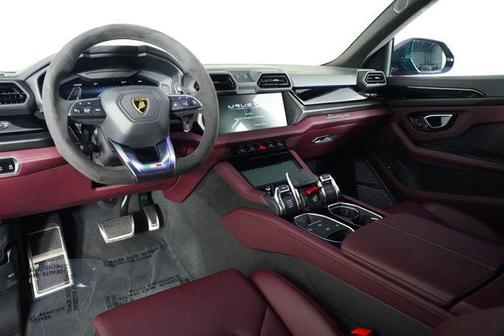 2025 Lamborghini Urus SE