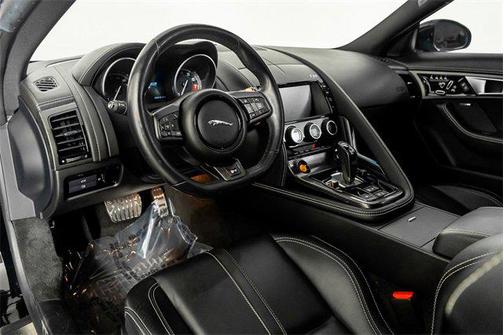 2015 Jaguar F-TYPE R