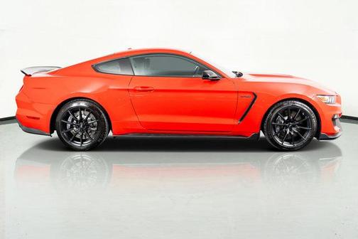 2018 Ford Shelby GT350 Base