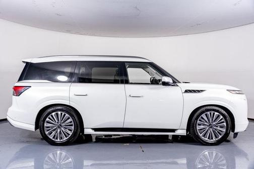 2025 INFINITI QX80 SENSORY AWD
