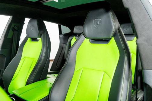 2022 Lamborghini Urus AWD