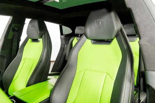 2022 Lamborghini Urus AWD