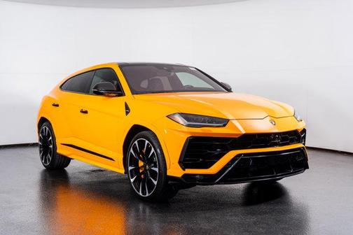 2022 Lamborghini Urus 