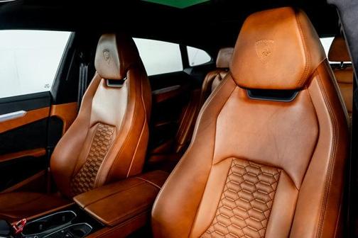 2021 Lamborghini Urus Graphite Capsule