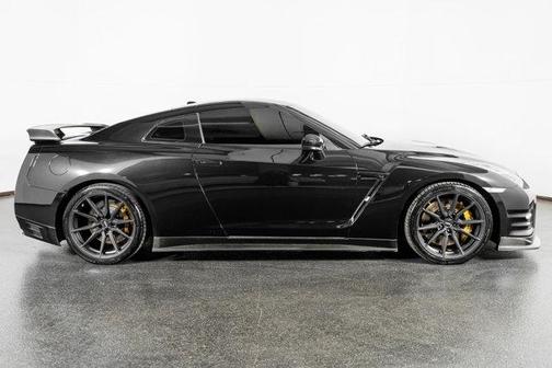 2015 Nissan GT-R Black Edition