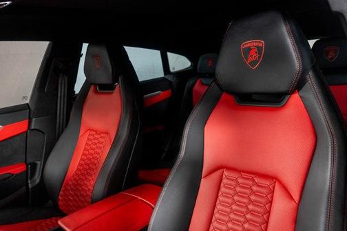2020 Lamborghini Urus Base