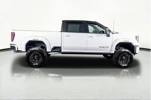 2025 GMC Sierra 2500 AT4