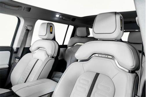 2024 Rivian R1S Adventure Quad Motor Large Pack