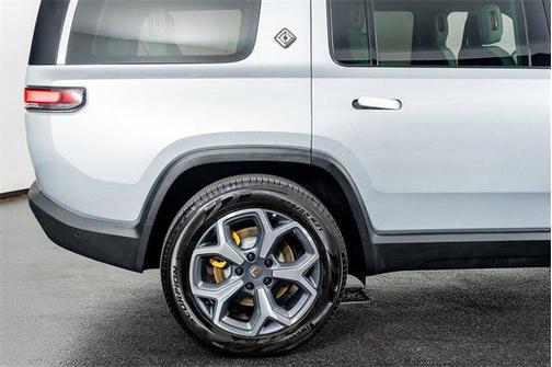 2024 Rivian R1S Adventure Quad Motor Large Pack