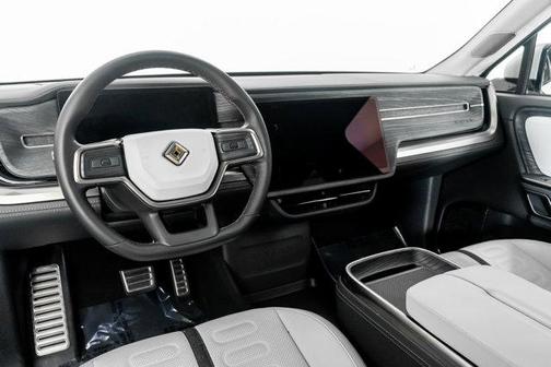 2024 Rivian R1S Adventure Quad Motor Large Pack