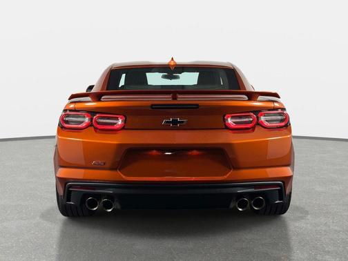 Vivid Orange Metallic 2023 Chevrolet Camaro 1SS