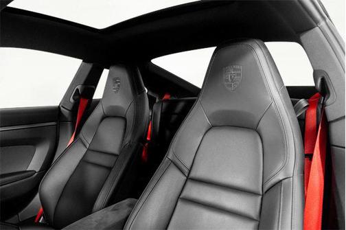 2024 Porsche 911 Carrera 4 GTS