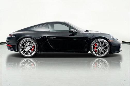 2024 Porsche 911 Carrera 4 GTS