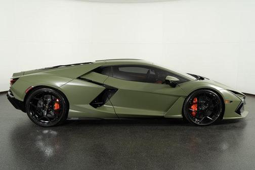 2024 Lamborghini Revuelto Base