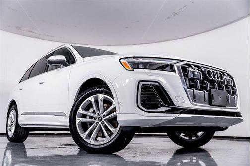 2025 Audi Q7 55 Premium Plus