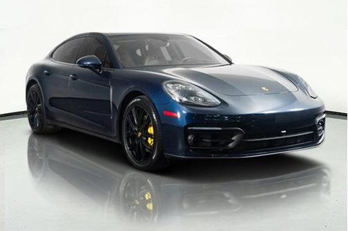 2023 Porsche Panamera 4 Platinum Edition