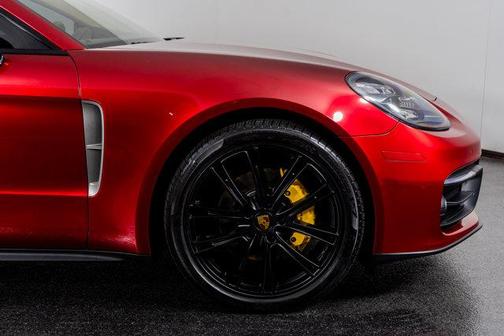 2023 Porsche Panamera 4 Platinum Edition