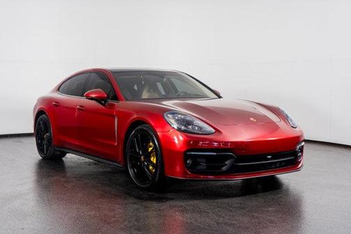 2023 Porsche Panamera 4 Platinum Edition