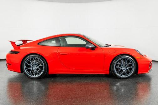 2025 Porsche 911 Carrera