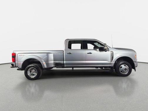 Iconic Silver Metallic 2023 Ford F-350 Platinum