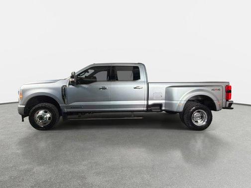 Iconic Silver Metallic 2023 Ford F-350 Platinum