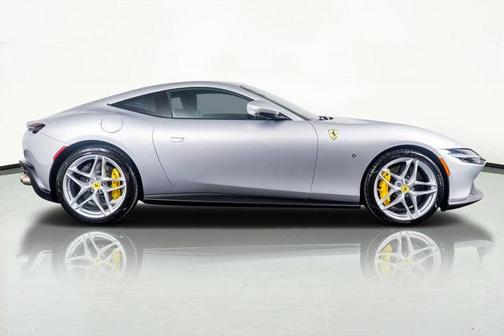 2022 Ferrari Roma Base