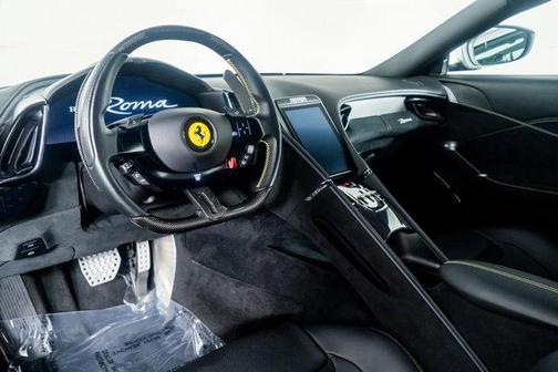 2022 Ferrari Roma Base