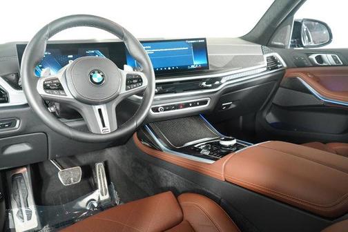 2025 BMW X7 M60i