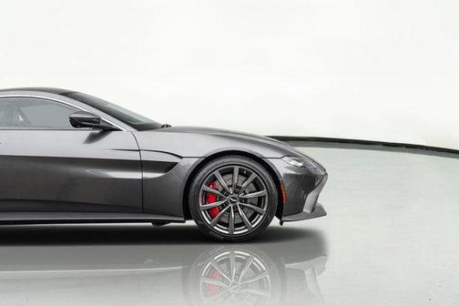 2020 Aston Martin Vantage Base