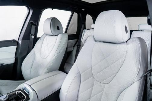 2025 BMW X5 M60i