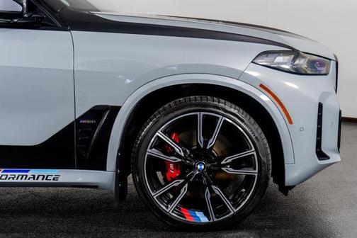 2025 BMW X5 M60i