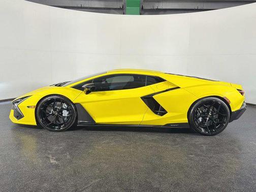 Yellow 2025 Lamborghini Revuelto Base