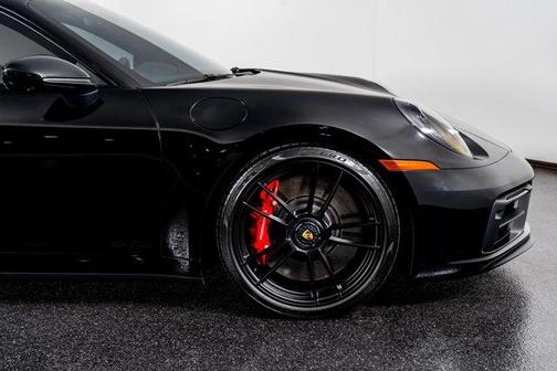 2024 Porsche 911 Carrera 4 GTS