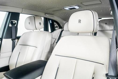 2019 Rolls-Royce Phantom Base