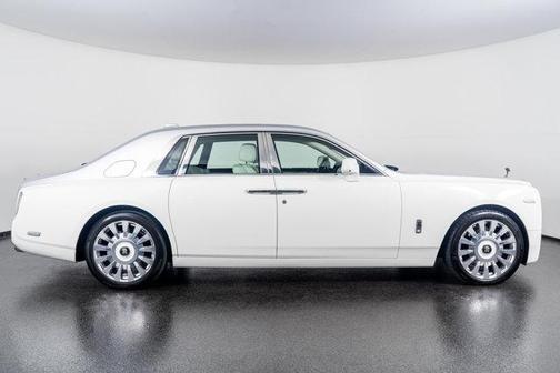 2019 Rolls-Royce Phantom Base