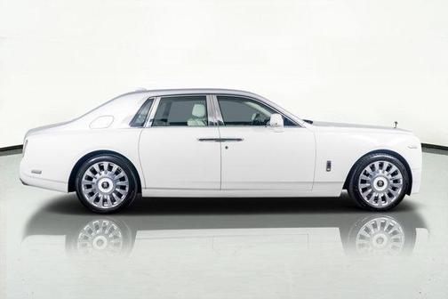 2019 Rolls-Royce Phantom Base