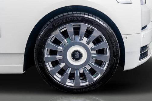 2019 Rolls-Royce Phantom Base