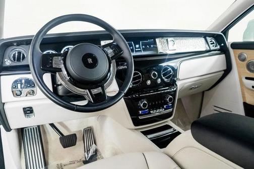 2019 Rolls-Royce Phantom Base