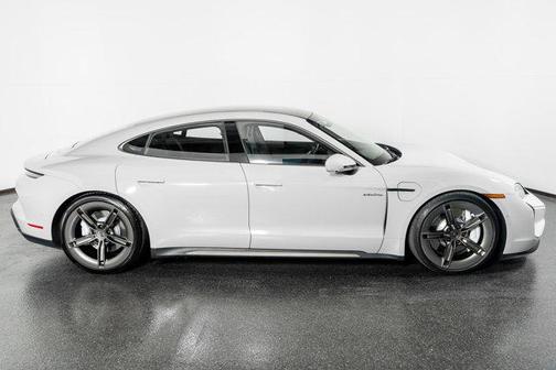 2025 Porsche Taycan Turbo