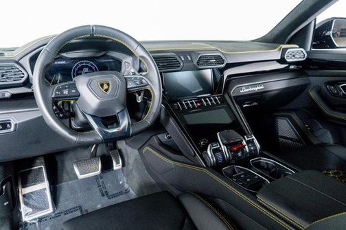 2024 Lamborghini Urus S