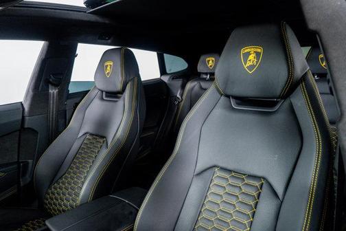 2024 Lamborghini Urus S