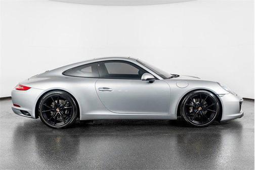 2017 Porsche 911 Carrera