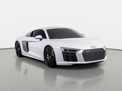 White 2017 Audi R8 V10 Quattro Coupe