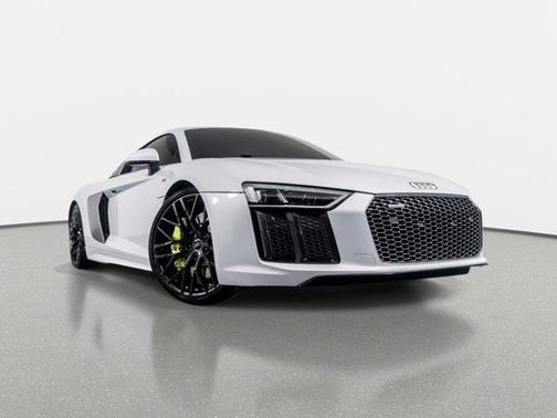 White 2017 Audi R8 V10 Quattro Coupe