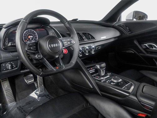 White 2017 Audi R8 V10 Quattro Coupe