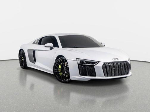 White 2017 Audi R8 V10 Quattro Coupe