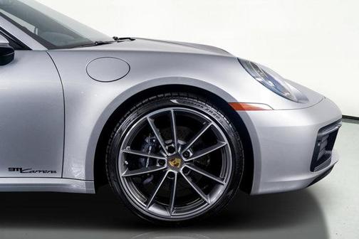 2022 Porsche 911 Carrera