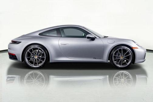 2022 Porsche 911 Carrera